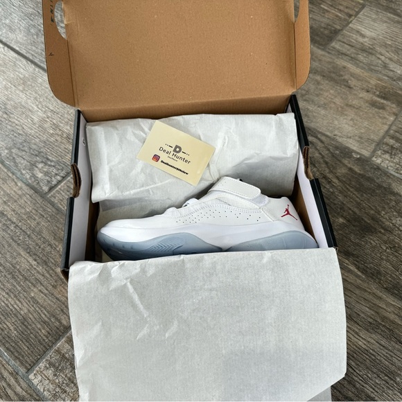 Brand New Air Jordan 11 CMFT Low Kids sneakers - Picture 7 of 8